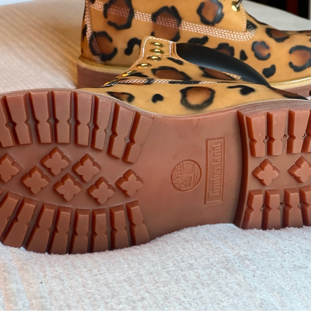 Timberland Men’s Brown Leopard Combat Boots - Picture 5 of 9